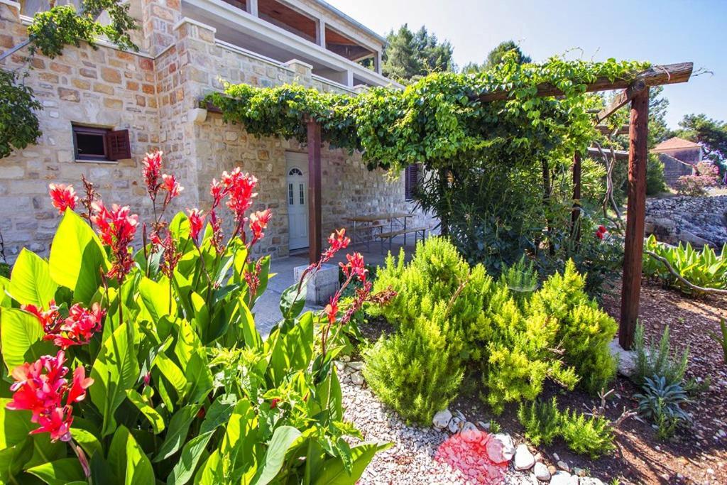 Seaside Secluded Apartments Cove Skozanje, Hvar - 5713 Gdinj Exterior photo
